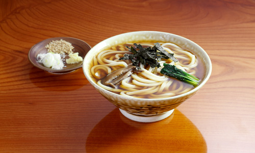 Kake udon(L) 913 yen (Tax Included)